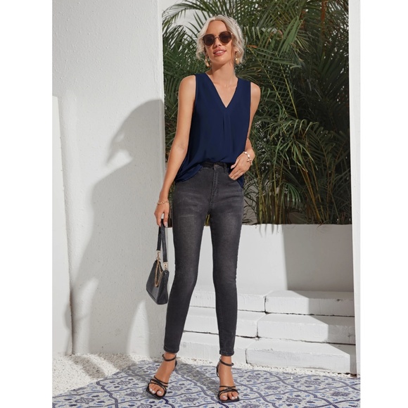 V-Neck Navy Blue Sleeveless Blouse Top - Picture 2 of 8